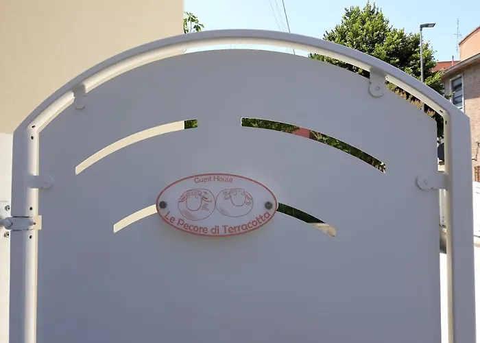 Le Pecore Di Terracotta Pesaro